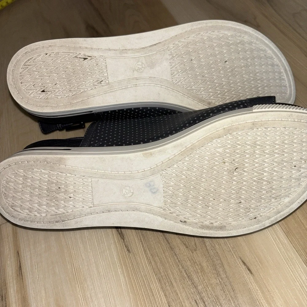 Eileen Fisher Gray Leather Cut Out Peep Toe Sandals 7.5 Preppy Classic Comfort‎